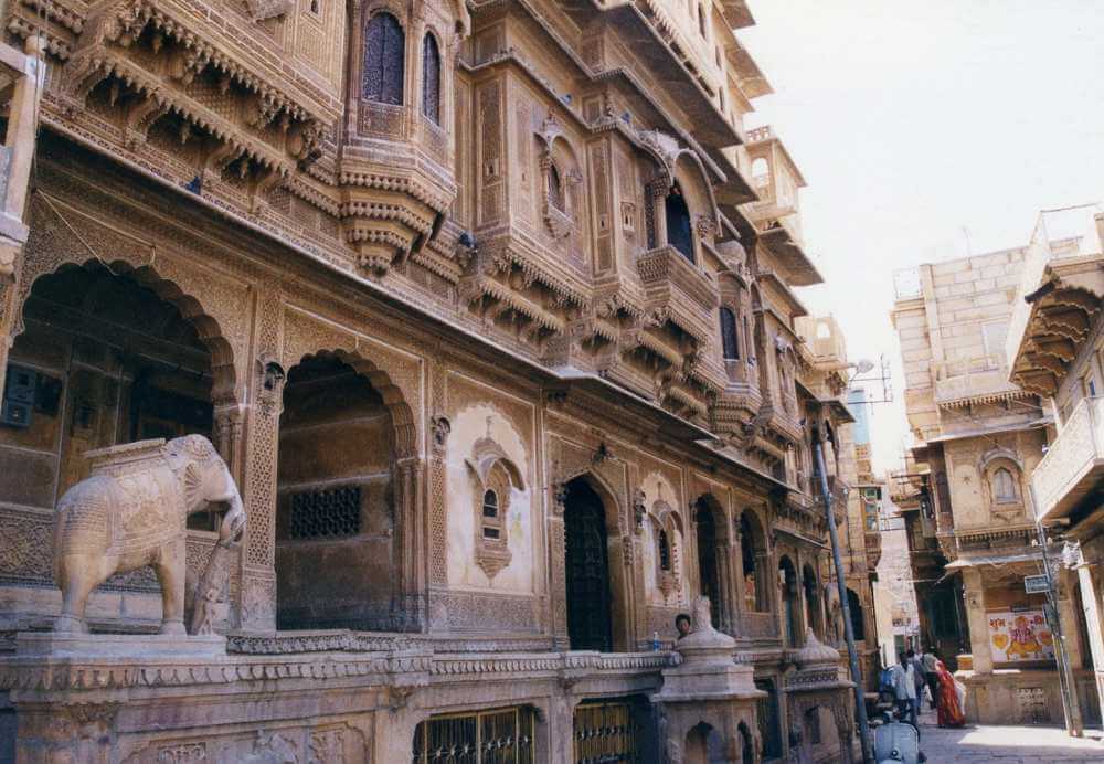 Golden Triangle Tours in India with Heritage Haveli Tours in Rajasthan